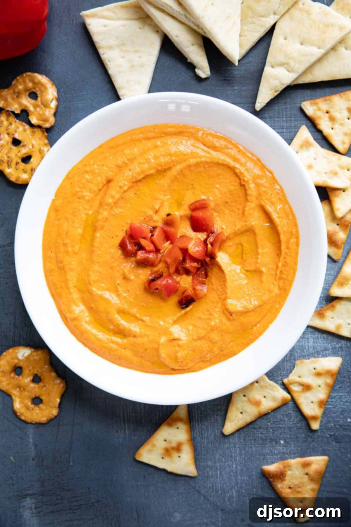 Smoky Roasted Red Pepper Hummus 1 featured 15519