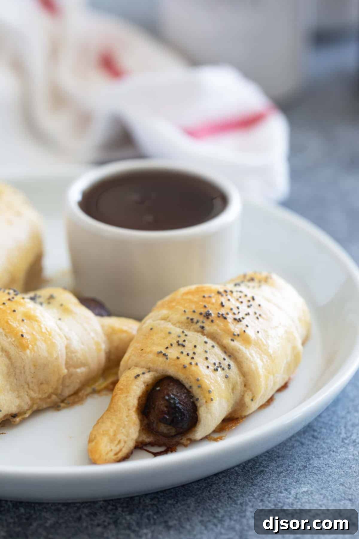Fluffy Breakfast Sausage Rolls 1 featured 16002