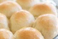 Fluffy Homemade Dinner Rolls