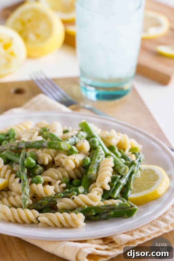 Bright Lemon Cream Pasta with Asparagus and Peas 1 featured 19670