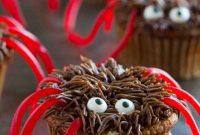 Creepy Crawly Pumpkin Cheesecake Cupcakes