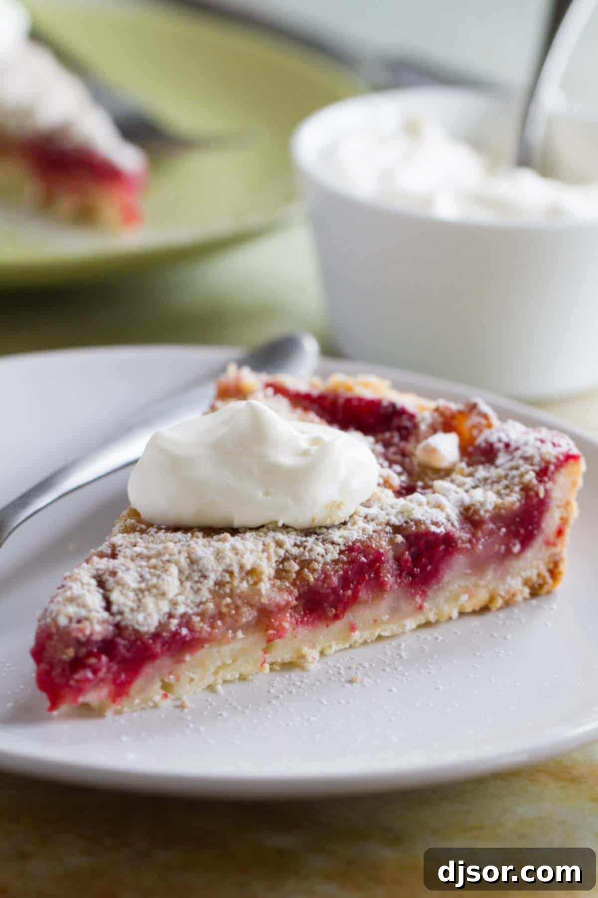 Golden Pear and Raspberry Tart 1 featured 23043