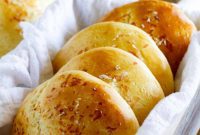 Fluffy Garlic Parmesan Brioche Buns