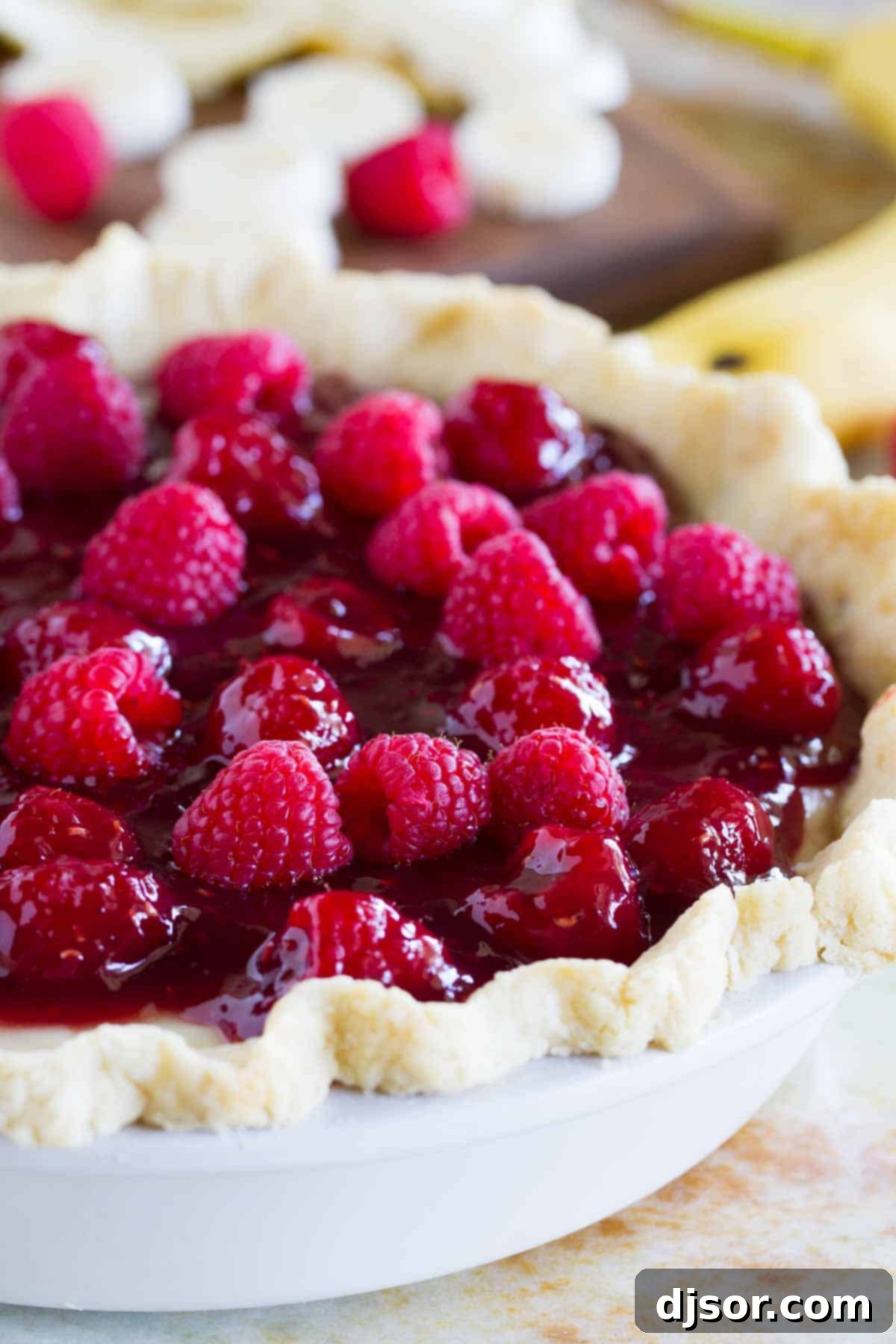 Easy Raspberry Banana Pie 1 featured 24981