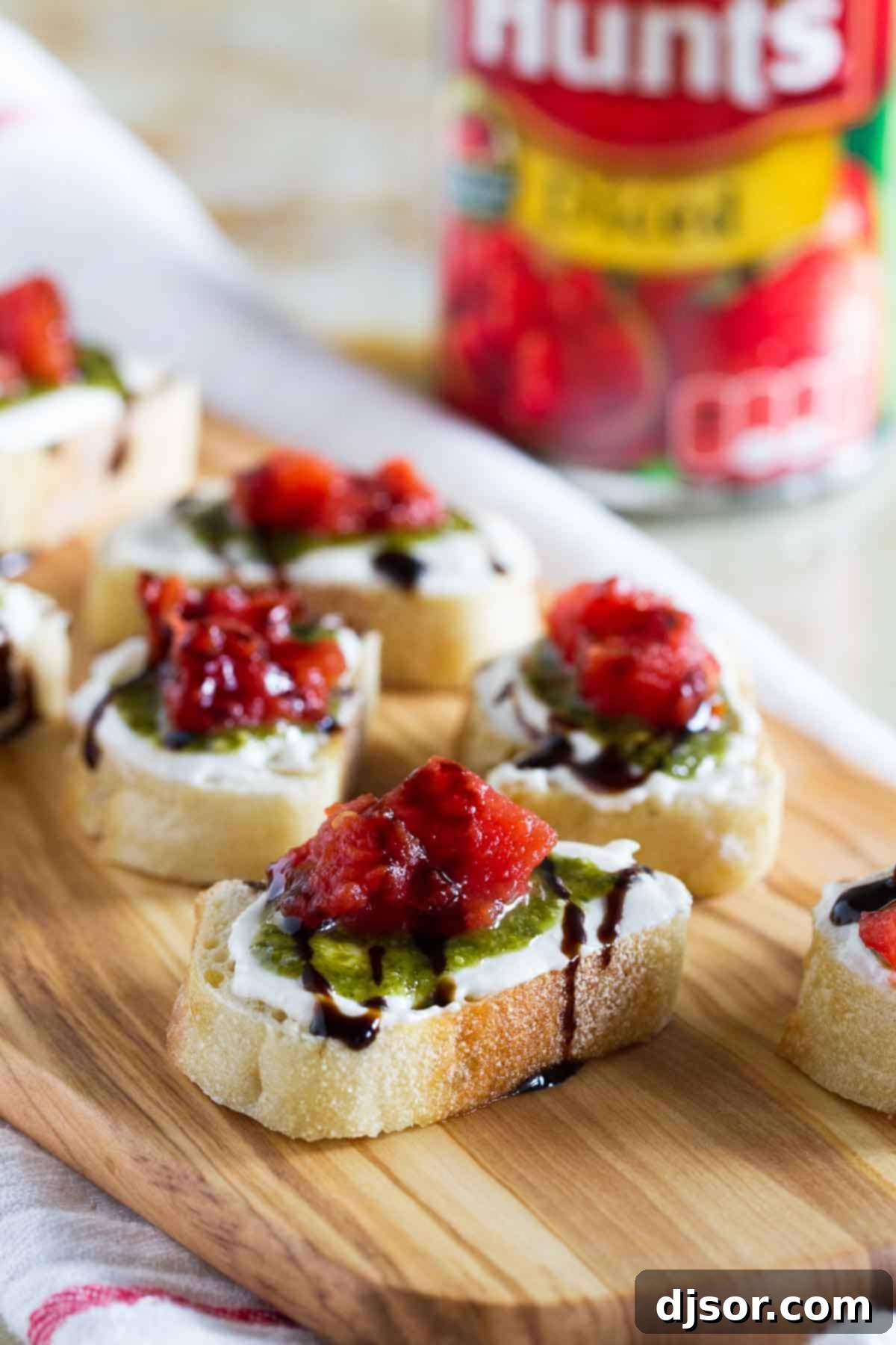 Vibrant Feta, Pesto, and Tomato Bruschetta 1 featured 26274