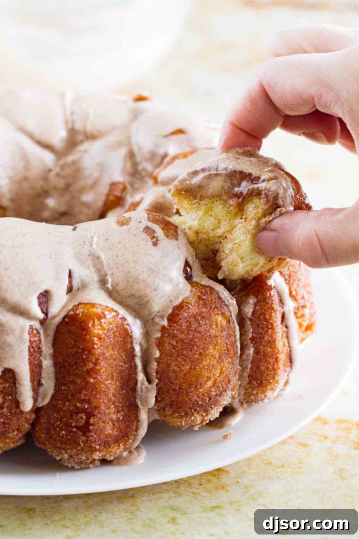 Homemade Monkey Bread 1 featured 26579