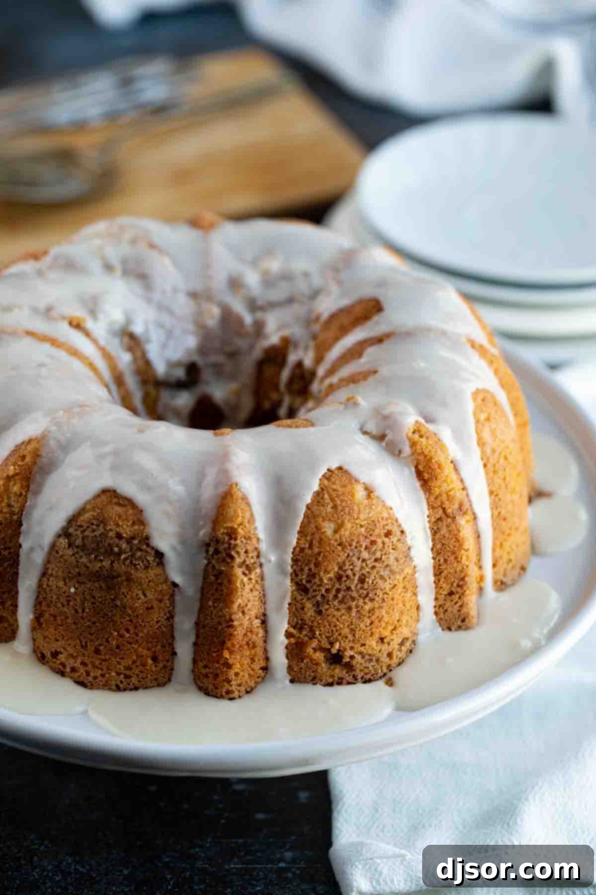 Classic Sour Cream Coffee Cake 1 featured 298