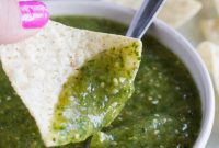 Vibrant Tomatillo Salsa Verde