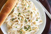 Quick and Creamy Alfredo Sauce