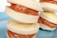 Luscious Dulce de Leche Alfajores