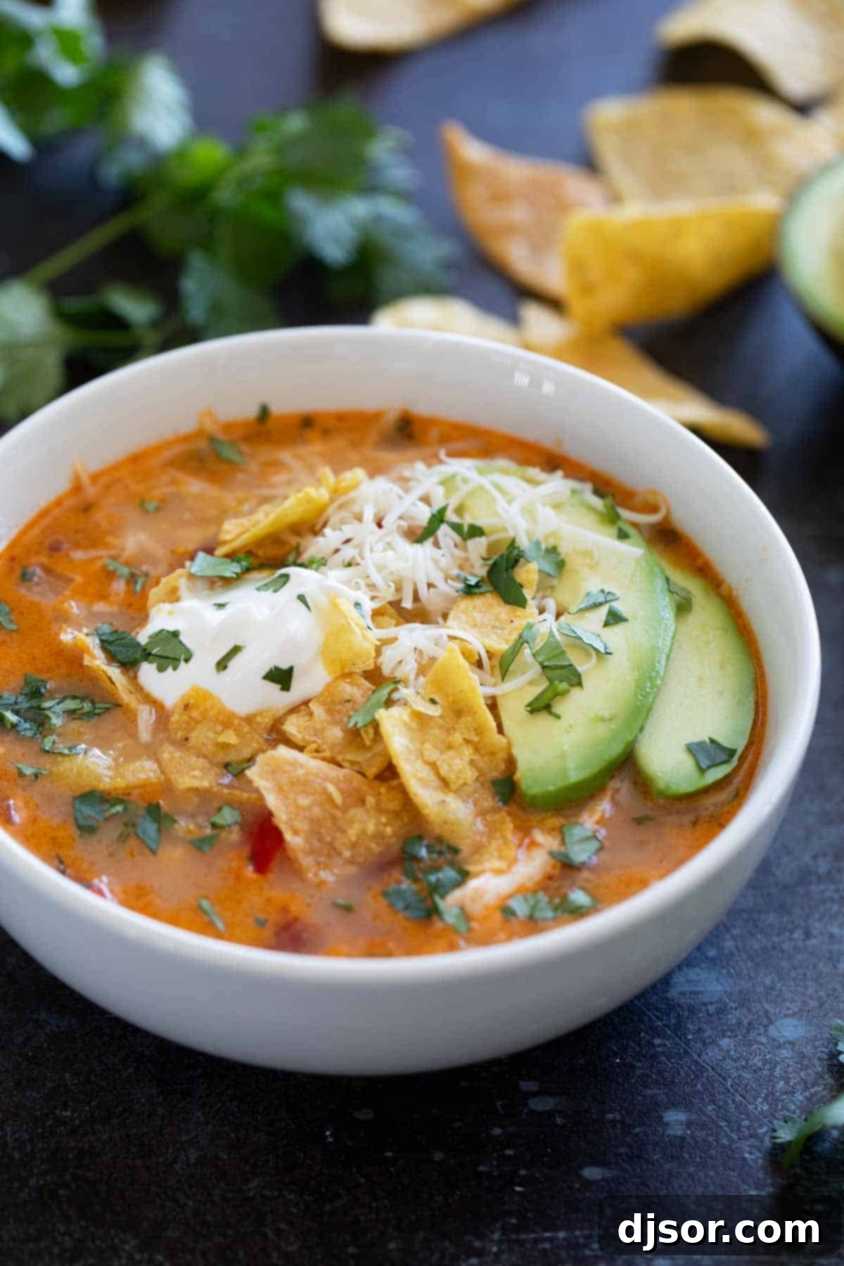 Cheesy Slow Cooker Chicken Enchilada Soup 1 featured 423