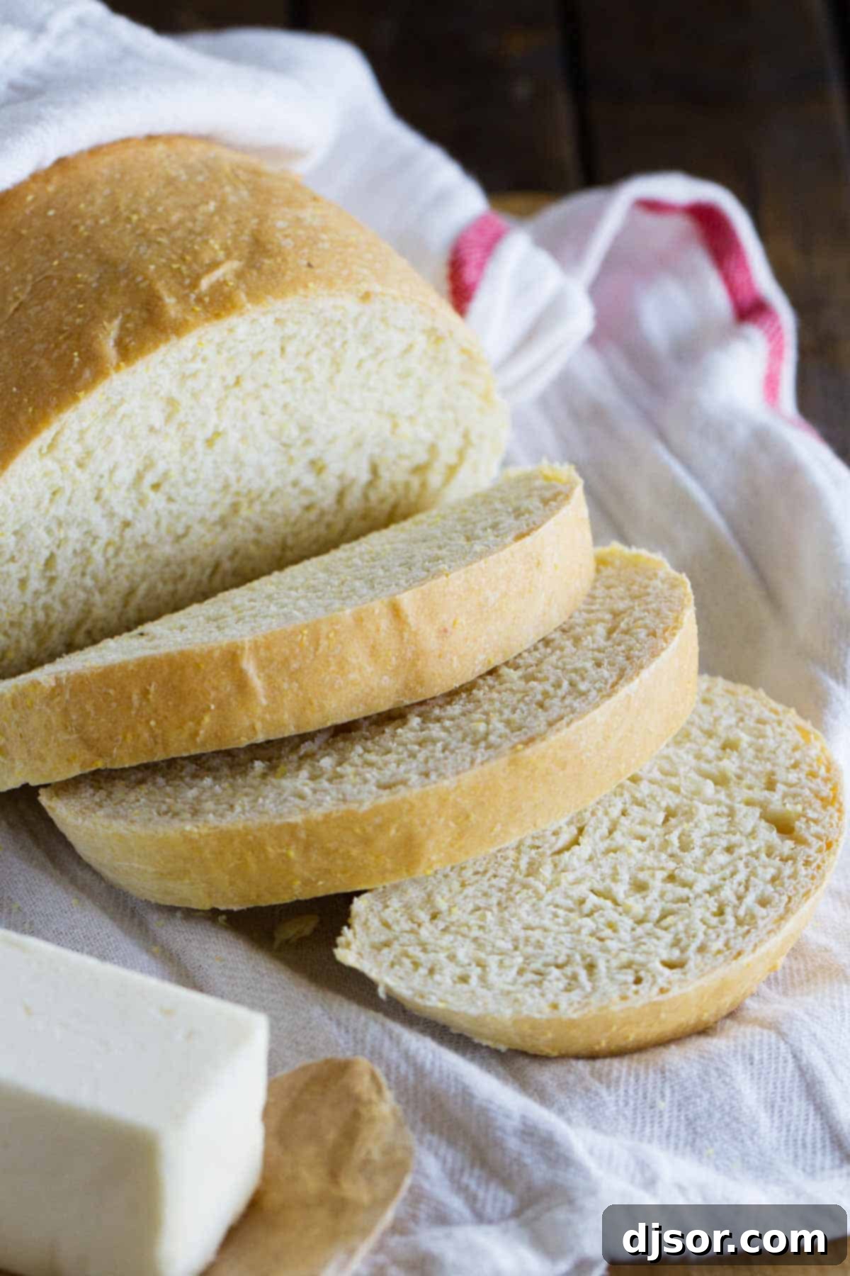 Golden Polenta Bread 1 featured 501