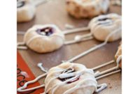 4 Irresistible Holiday Cream Cheese Cookie Recipes