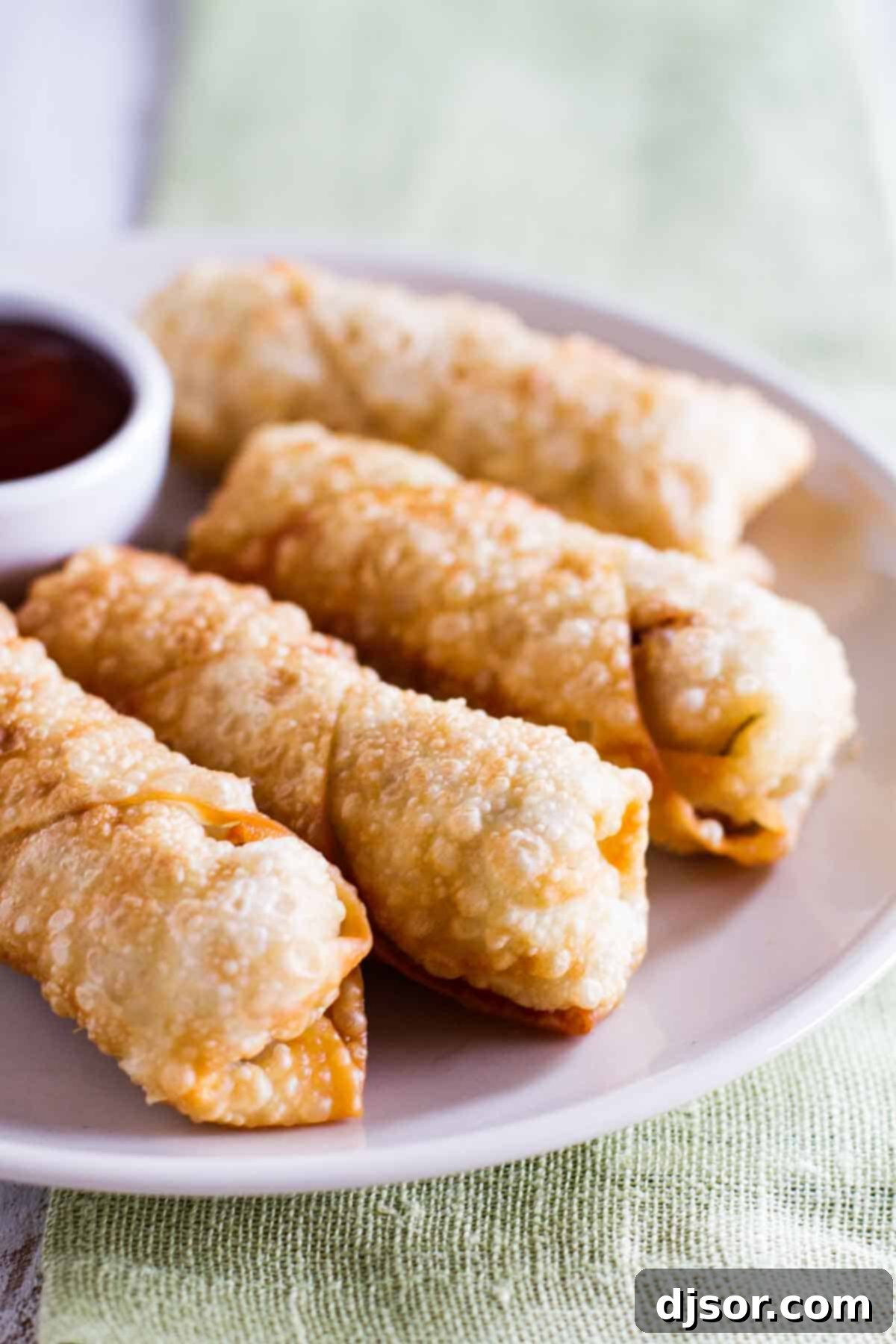 Crispy Homemade Egg Rolls 1 featured 687