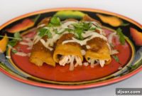 Cheesy Chicken Fiesta Rolls