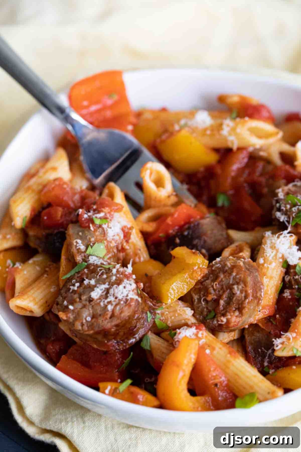 Robust Sausage and Peppers Pasta 1 featured 796