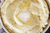 Perfectly Creamy Crockpot Mashed Potatoes