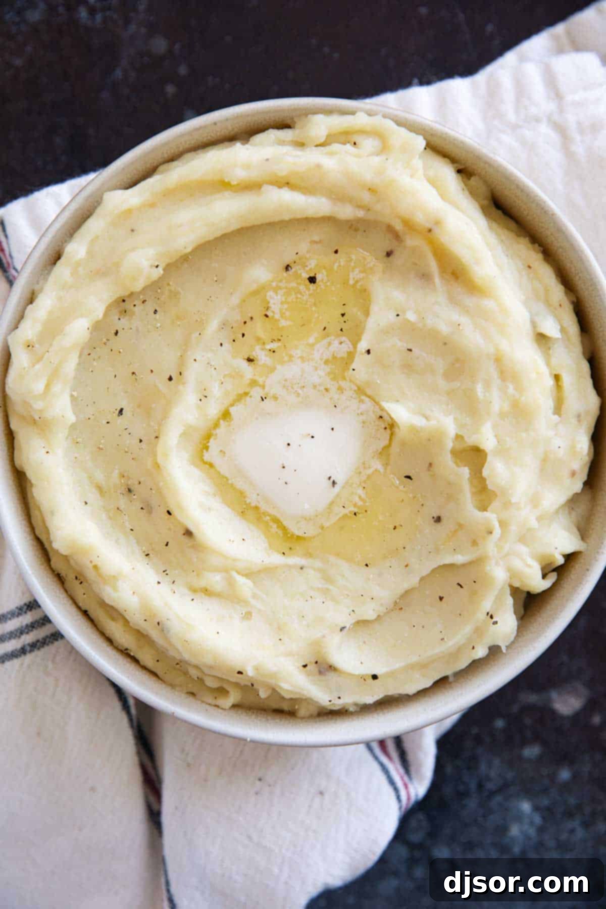 Perfectly Creamy Crockpot Mashed Potatoes 1 featured 81784