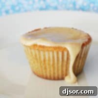 Rich Brown Sugar Pound Cakes with Nutty Brown Butter Glaze 2 brown sugar pound cake cupcake with brown butter icing