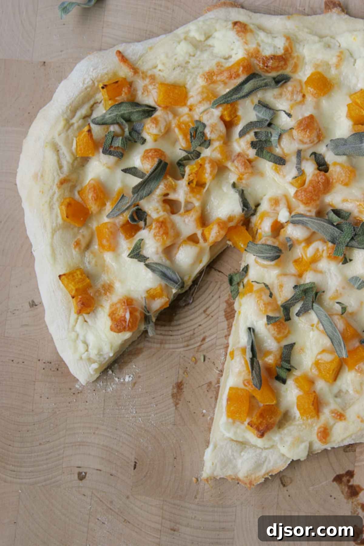 Roasted Butternut Squash and Sage Pizza 3 The full Butternut Squash and Sage Pizza, freshly baked and garnished, ready for serving.